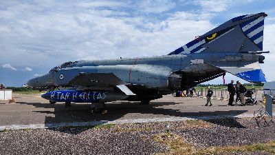 Le Douglass F4 Phantom